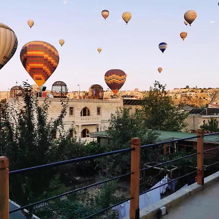 Falcon Cave Hotel Goreme