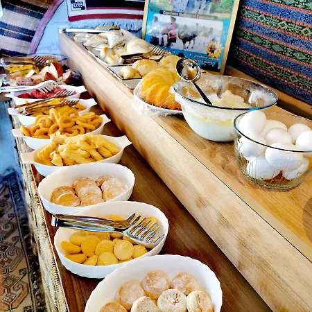 猎鹰洞穴套房酒店 酒店 2*