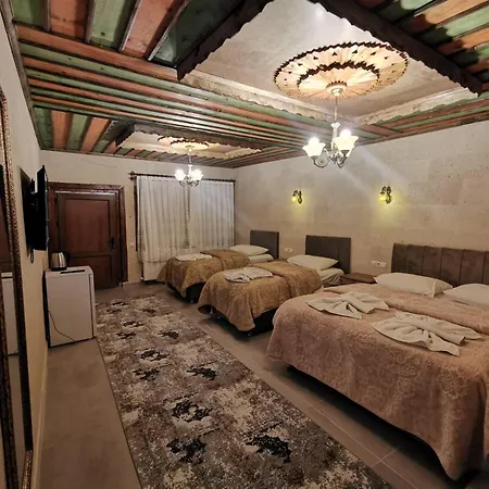 Falcon Cave Hotell 2*