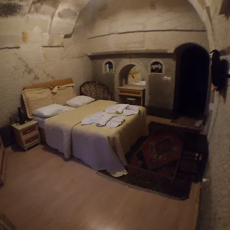 Falcon Cave Hotel 2*