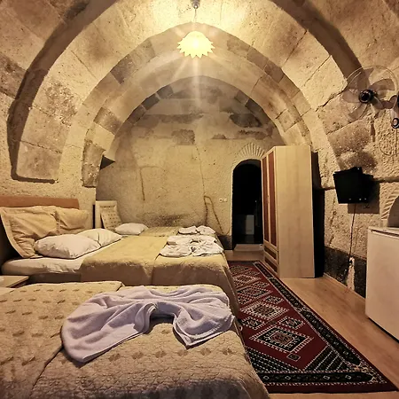 Falcon Cave Hotel 2*