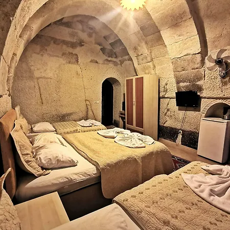 Falcon Cave Hotel 2*