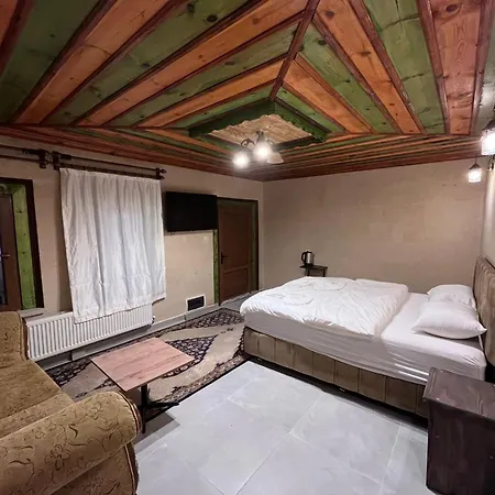 Hotell Falcon Cave 2*
