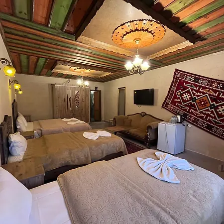 Falcon Cave Hotel Goreme