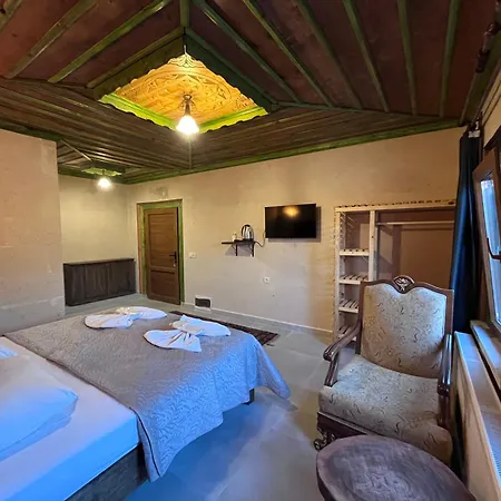 Falcon Cave Hotel Goreme