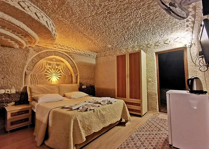 Falcon Cave Hotel Goreme