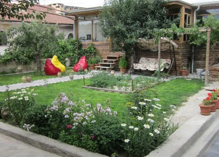 Falcon Cave Hotel 2*