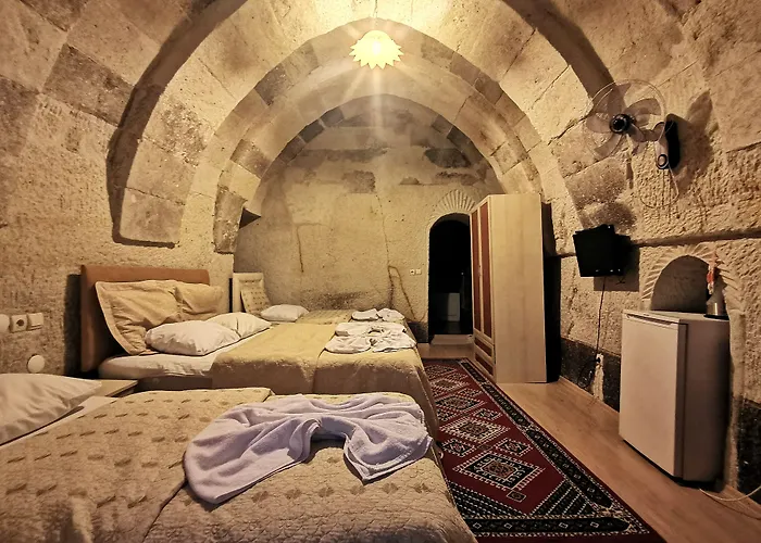 Falcon Cave Hotel 2*