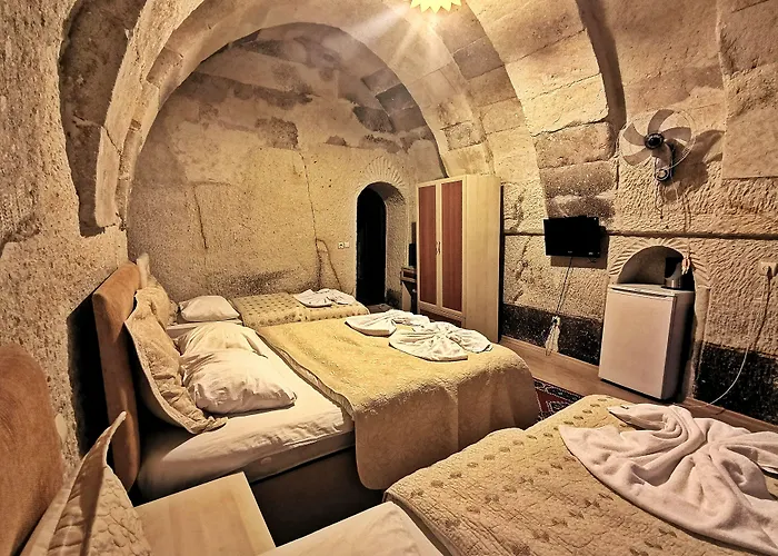 Falcon Cave Hotel 2*